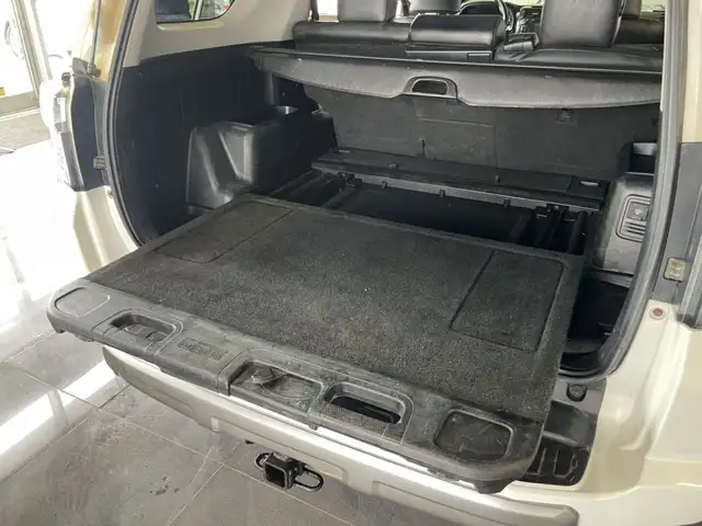 2014 Toyota 4Runner SR5 in Cars & Trucks in City of Montréal - Image 24
