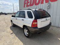This well above average condition Kia Sportage LX V6 includes a 2.7L V6, power windows and locks, cr... (image 1)