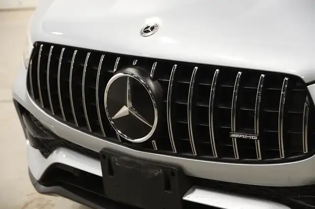 2022 Mercedes-Benz GLC43 AMG 4MATIC SUV Ensemble haut de gamme,  in Cars & Trucks in Laval / North Shore - Image 8