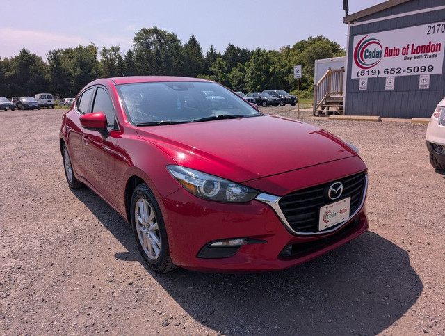 2018 Mazda MAZDA3 SPORT GS Manual in Cars & Trucks in London - Image 4