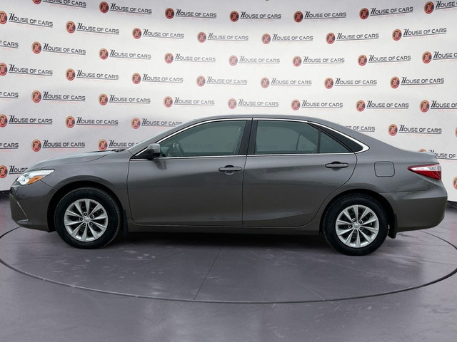 2017 Toyota Camry SE / Back up cam / Bluetooth in Cars & Trucks in Calgary - Image 2