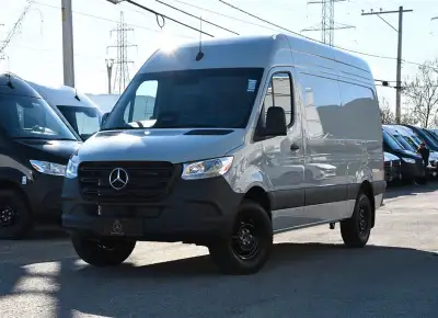 Engine: 2L TURBO 4cyl. L/100Km City: 0.0 L/100Km Hwy: 0.0 Safety Equipment Système antipatinage à to...