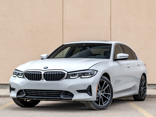 2019 BMW 3 Series 330i xDrive - Accident Free | Sunroof | Backup in Cars & Trucks in Saskatoon - Image 3