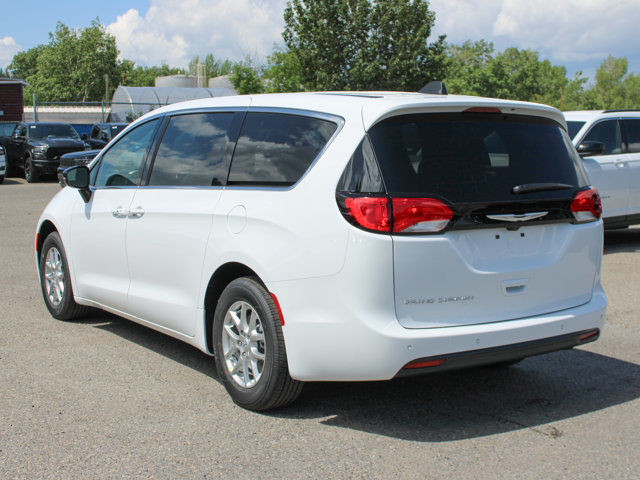 2025 Chrysler Grand Caravan SXT in Cars & Trucks in Calgary - Image 3