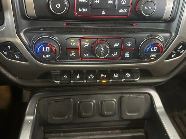 2015 GMC Sierra 1500 Denali 6.2 *Inspection Only* in Cars & Trucks in Fort McMurray - Image 18