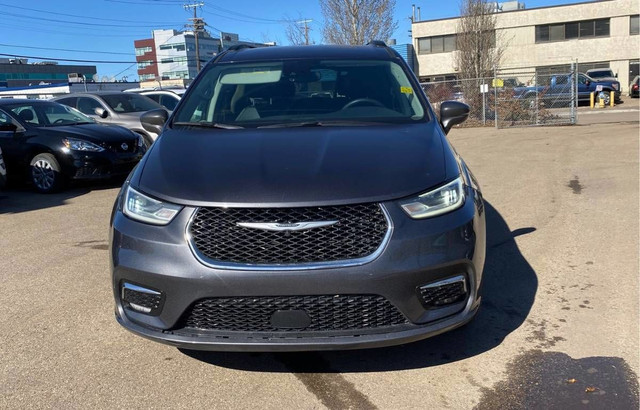 2022 Chrysler Pacifica Touring-L - AWD - ACCIDENT FREE in Cars & Trucks in Saskatoon - Image 2