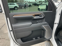 Introducing the pinnacle of rugged sophistication, the new Chevrolet Silverado 1500 High Country, in... (image 9)