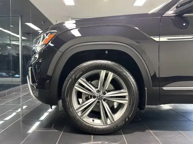 2020 Volkswagen Atlas Cross Sport Execline - 2 Sets of Rims dans Autos et camions dans Calgary - Image 6
