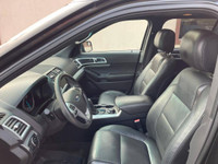 Very clean condition, 4WD, Heated power leather Seats, Sunroof, Parking Sensors, Back up Camera, Blu... (image 8)