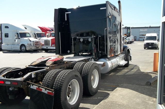 2018 Peterbilt 579 6x4 in Heavy Trucks in Edmonton - Image 4