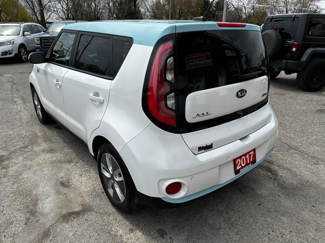  2017 Kia Soul EV Luxury HTD CLD Sunroof Navigation AAuto CarPla in Cars & Trucks in Oshawa / Durham Region - Image 3