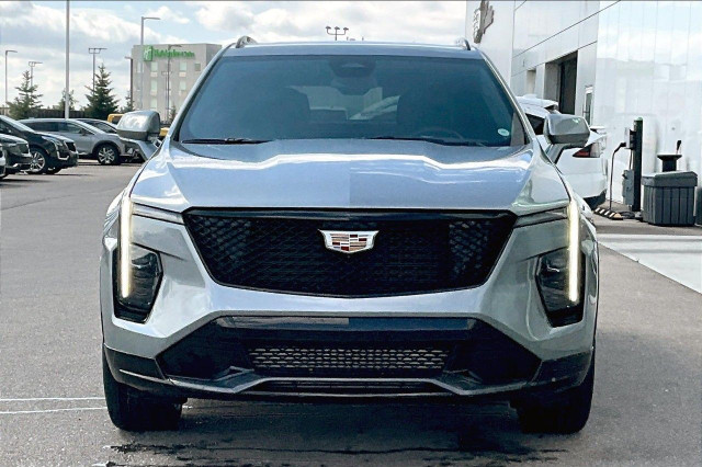 2025 Cadillac XT4 in Cars & Trucks in Calgary - Image 2