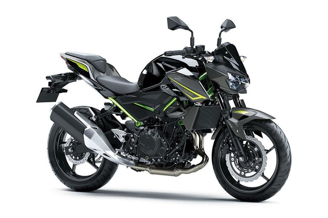 2023 Kawasaki Z400 ABS in Street, Cruisers & Choppers in Laval / North Shore