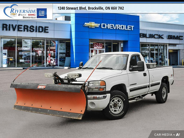 2006 GMC Sierra 2500HD SL in Cars & Trucks in Brockville