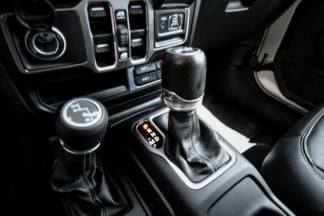 2024 Jeep Wrangler Sahara • REMOTE START • HEATED SEATS/STEERING in Cars & Trucks in Ottawa - Image 21