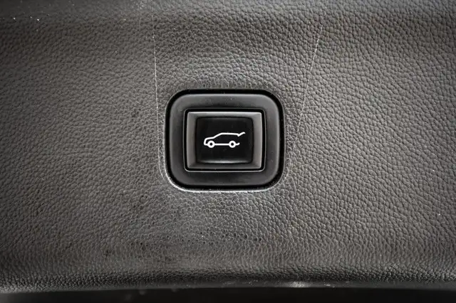 2021 Buick Enclave Essence - Heated Seats dans Autos et camions dans Kingston - Image 9