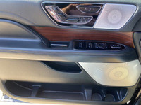 **WE WILL BEAT ANY DEALER IN THE CITY** Infinite Black Metallic Clearcoat 2023 Lincoln Navigator Res... (image 5)