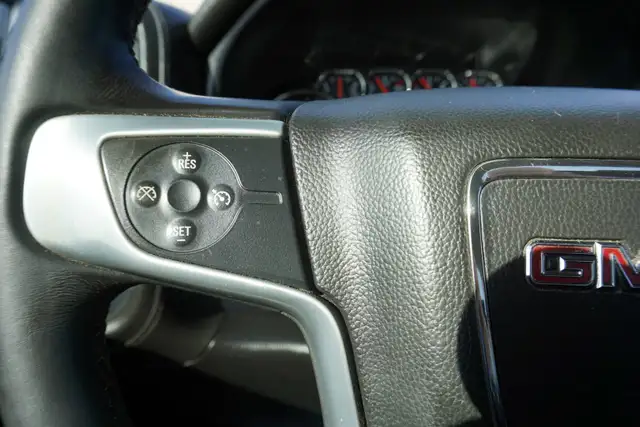 2015 GMC Sierra 2500HD in Cars & Trucks in Oakville / Halton Region - Image 32