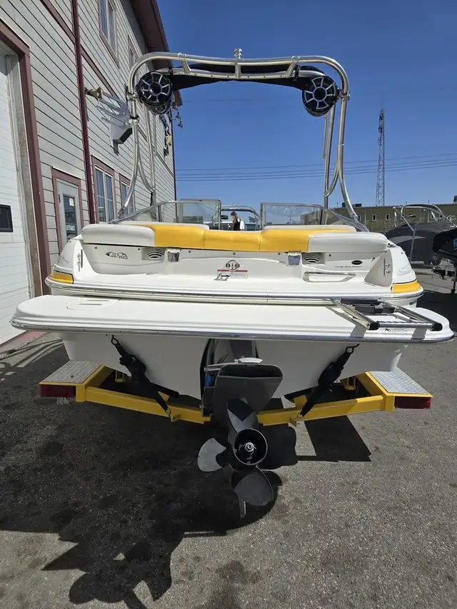 2008 Glastron GT185 FINANCING AVAILABLE in Powerboats & Motorboats in Saskatoon - Image 7