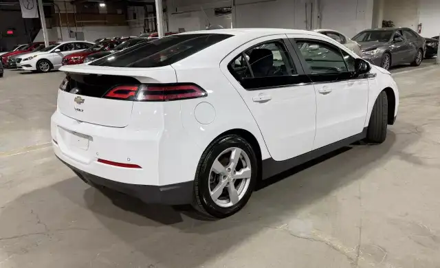 2015 CHEVROLET Volt FWD/CRUISE/CAMERA/BLTH/AC/MAGS/AUCUN ACCIDEN in Cars & Trucks in City of Montréal - Image 4