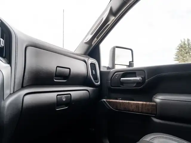 2020 GMC Sierra 3500 Denali in Cars & Trucks in Saskatoon - Image 15
