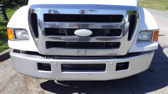 2006 Ford F650 16 Foot Flat Deck in Cars & Trucks in Delta/Surrey/Langley - Image 16