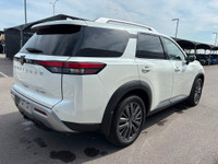 2022 NISSAN PATHFINDER SL PREMIUM PACKAGE 4WD | REMOTE START | 360 CAMERA | BOSE SPEAKERS - Heads up... (image 7)