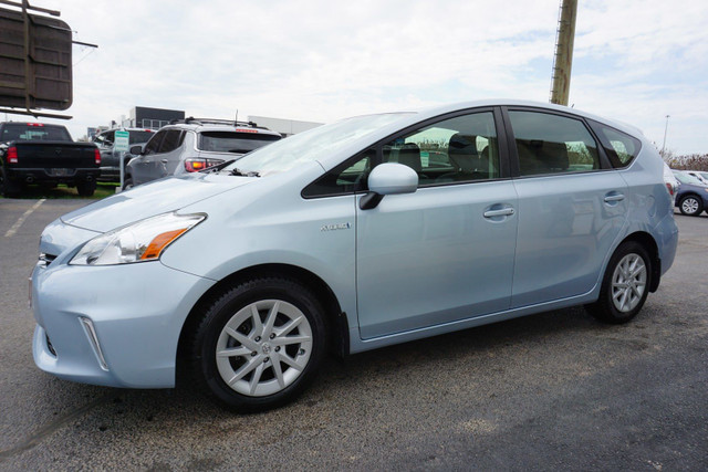 2014 Toyota Prius V in Cars & Trucks in Oakville / Halton Region - Image 3