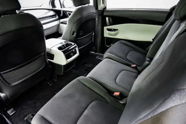 2022 Kia Carnival LX • HEATED SEATS • POWER LIFTGATE • CP/AA in Cars & Trucks in Cornwall - Image 29