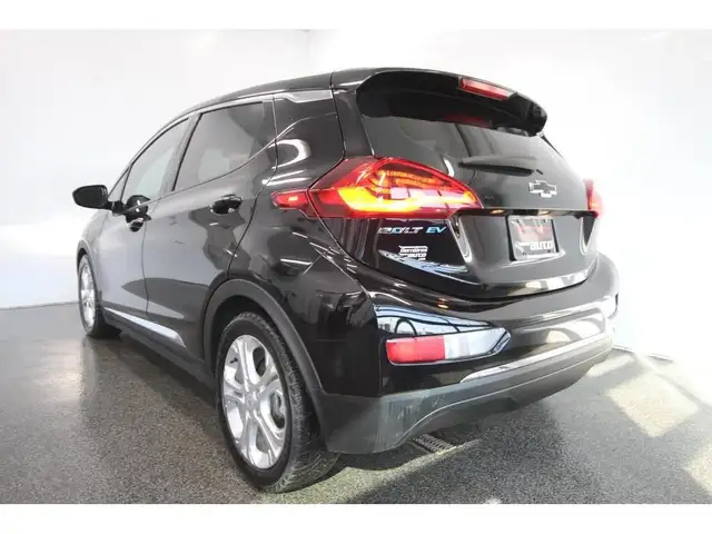 2021 Chevrolet Bolt EV in Cars & Trucks in Lévis - Image 13