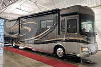 The 2010 Itasca Ellipse 40CD is a luxurious Class A motorhome designed for comfort and convenience.... (image 1)