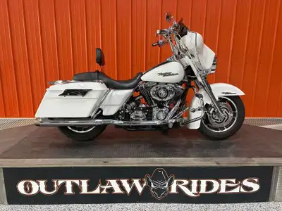 This beautiful street glide in amazing condition with tons of upgrades is waiting for you! Bike is e...
