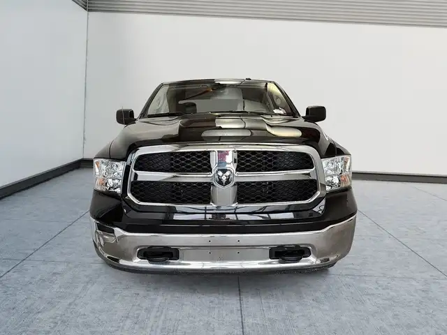 2023 Ram 1500 Classic Crew Cab SLT 4x4 Uconnect 6 Passengers Came62936595030147121