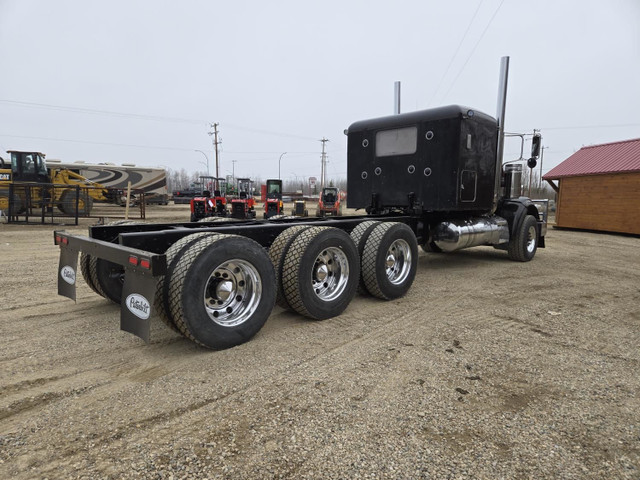 2006 Peterbilt Tri-Drive Sleeper Cab & Chassis Truck 378 in Heavy Trucks in Edmonton - Image 4