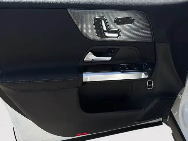 2023 Mercedes-Benz EQB EQB 250 TOIT PANO NAV CUIR CHAUFFANT ASSI in Cars & Trucks in Laval / North Shore - Image 11