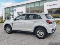 This Mitsubishi RVR delivers a Regular Unleaded I-4 2.4 L/144 engine powering this Variable transmis... (image 2)