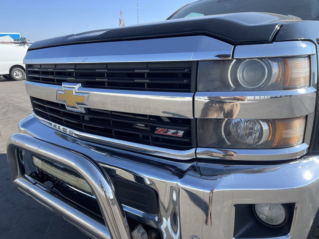 2015 Chevrolet Silverado 2500HD LTZ in Cars & Trucks in Calgary - Image 3