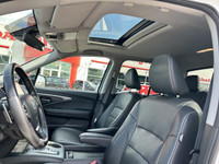 Experience the versatility of this 2022 Honda Ridgeline Touring Crew Cab Pickup, boasting a robust a... (image 8)