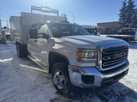 2017 GMC Sierra 3500HD Dump Truck 6.0L V8 Gas 169,751 KM DRW 9 FT Bed Pintle Hitch Folding Side Wall... (image 7)