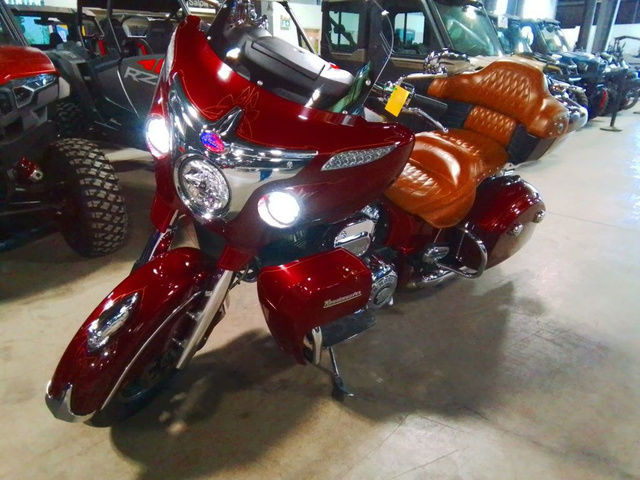 2019 Indian Roadmaster Thunder Black in Street, Cruisers & Choppers in City of Halifax - Image 2