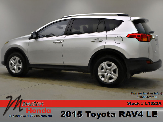 2015 Toyota RAV4 LE in Cars & Trucks in Moncton - Image 4