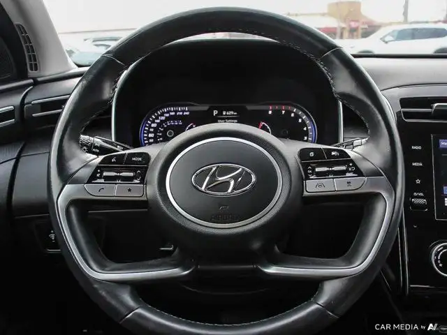 2022 Hyundai Tucson Preferred | Heated Seats | Heated Steering in Cars & Trucks in Hamilton - Image 16
