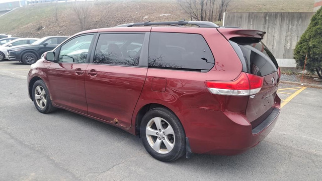 2011 Toyota Sienna in Cars & Trucks in Longueuil / South Shore - Image 4