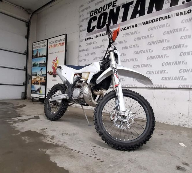 2022 KTM 300 XC-W ENDURO in Dirt Bikes & Motocross in West Island - Image 2