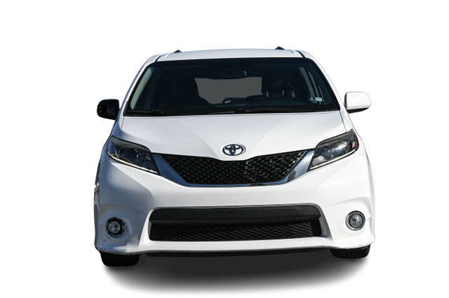 2015 Toyota Sienna SE | Caméra de Recul | Bluetooth | Caméra de  in Cars & Trucks in City of Montréal - Image 2