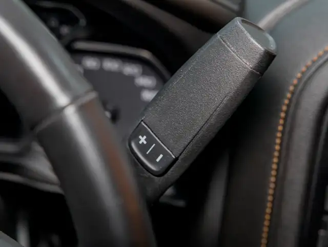 2021 GMC Sierra 1500 AT4 CREW 4X4 V8 *TOIT* NAV CUIR SIÈGES VENT in Cars & Trucks in Laurentides - Image 30
