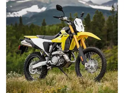 2025 Suzuki DR-Z4S ( 400CC ) RESERVE PAR TELEPHONE EXCLUSIVITÉ CHEZ LAVAL MOTO DU 17 AU 22 MARS 2025...