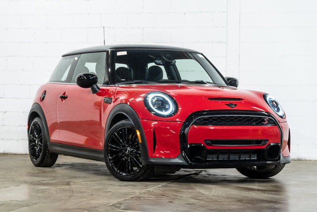 2024 MINI 3 Door Cooper S | Premier | Accès Confort | Toit in Cars & Trucks in City of Montréal