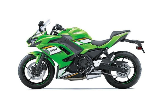 2025 KAWASAKI Ninja 650 KRT dans Motos sport  à Ouest de l’Île - Image 3