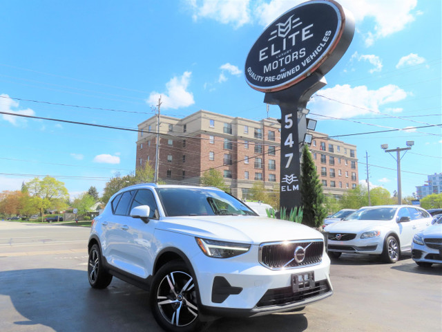 2023 Volvo XC40 B5 AWD Core - Navigation System - Leather !!! in Cars & Trucks in Oakville / Halton Region
